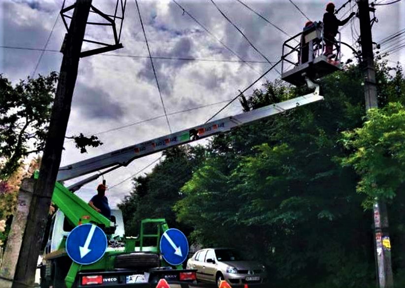 Населені пункти в п'яти районах Закарпаття від учора без світла - аварійні відключення