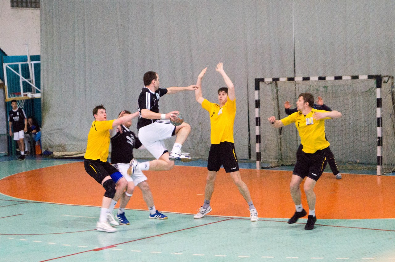 На Закарпатье стартовал Чемпионат области по гандболу среди мужчин