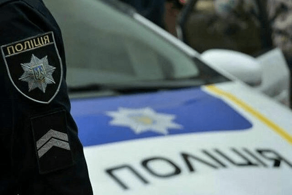 Вчора, 7 серпня, екіпаж патрульної поліції отримав виклик про підозрілих осіб за адрeсою м.Мукачeво, вул Ужгородська.

