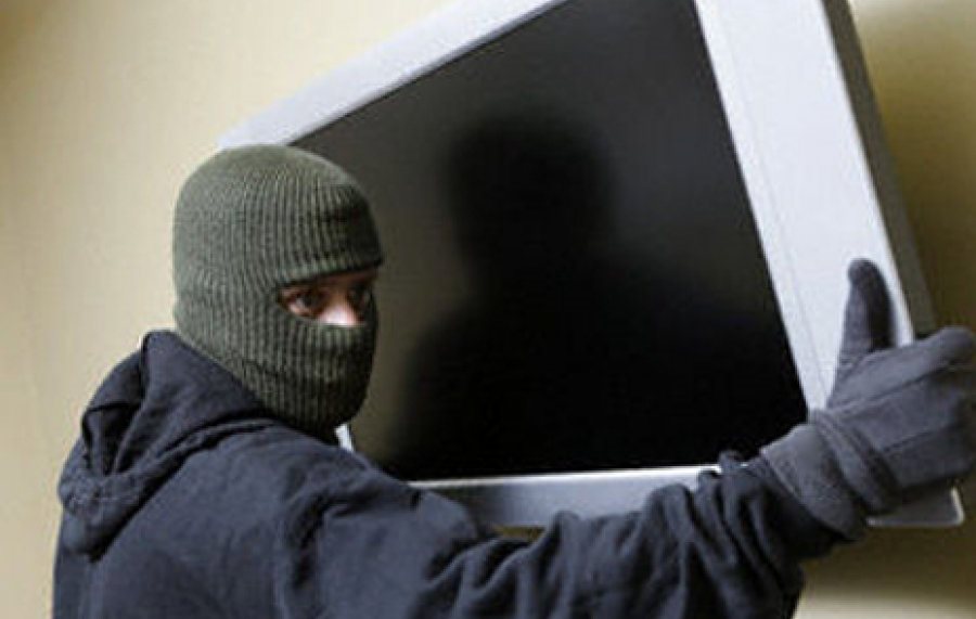 В Ужгороде мужчина украл бытовую технику из квартиры, которую снимал