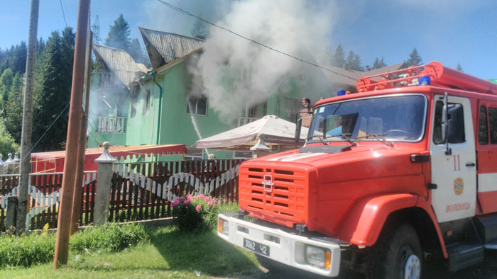 На Міжгірщині сталася пожежа в садибі з вбудованим кафе