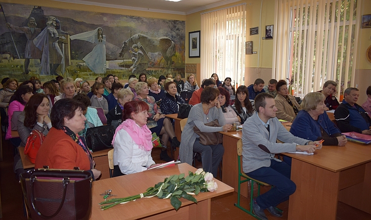 Сьогодні Ужгородський міський голова представив колективам трьох ужгородських шкіл нових керівників.