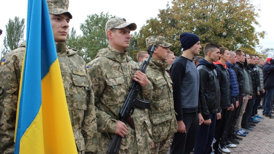 Українцям розповіли, хто має право продовжити відстрочку від мобілізації на два місяці.