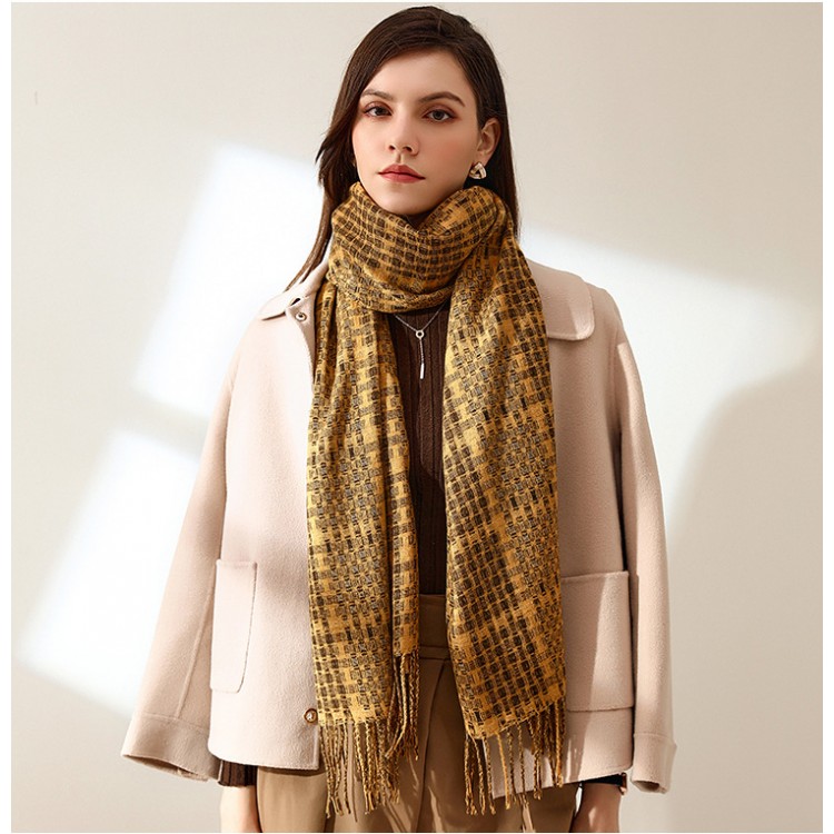 Приголомшлива колекція шарфів: модні тренди для всієї родини