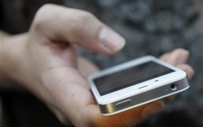 Мукачевские правоохранители изъяли мобильный у мужчины, который похитил его у товарища. Правоохранителей и владельца подозреваемый пытался убедить в том, что телефона у него нет.