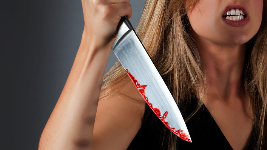 Днями у Польщі 19-річна дівчина з ножем напала на 38-річну українку.