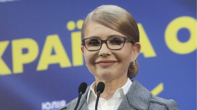 Кандидат у президенти Володимир Зеленський запропонував стати ведучою та арбітром дебатів Юлії Тимошенко.

