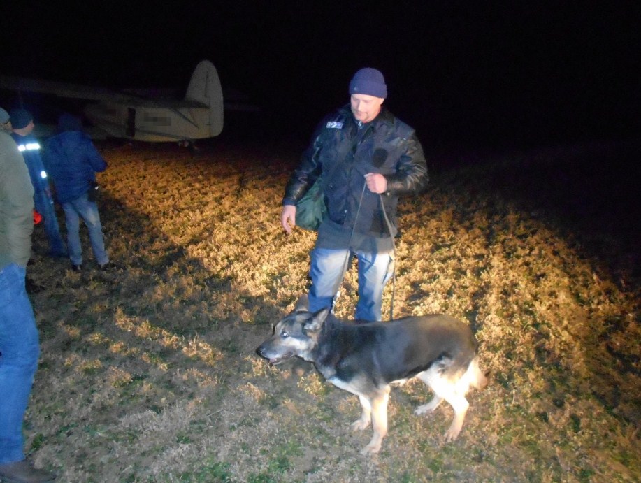 Літак, який перевіз нелегалів через Закарпаття до Угорщини, зареєстрований на Донбасі.