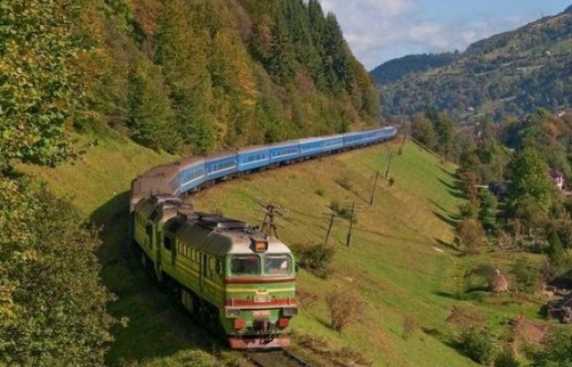 Укрзалізниця призначила на Закарпаття 4 додаткових поїзди.