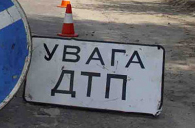 На Славянской набережной в Ужгороде произошло ДТП с участием автомобилей “Шевроле Авео” и “Дейво Ланос”.