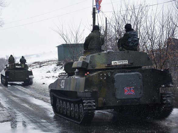 ОБСЄ зафіксувала пересування військової техніки бойовиків поблизу Макіївки, Шахтарська і Сніжного.
