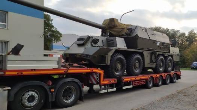 Міністр оборони Словаччини Ярослав Надь у неділю повідомив про передання Україні двох самохідних артилерійських установок Zuzana 2.