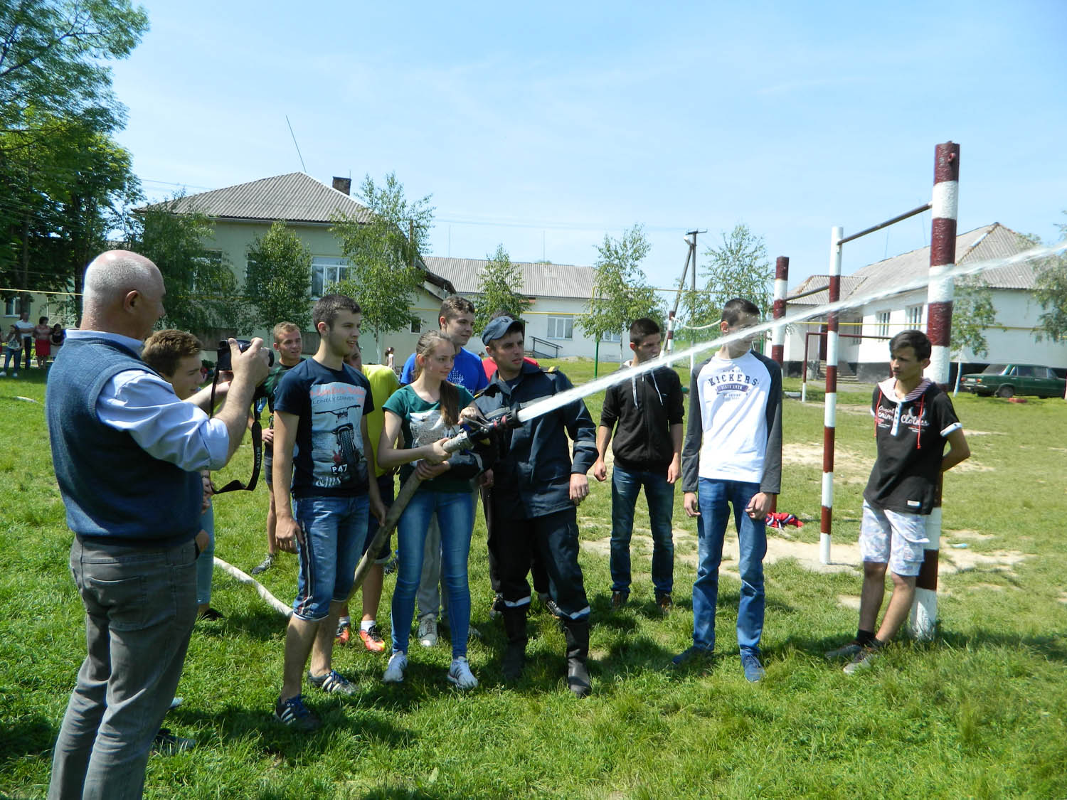 На Іршавщині рятувальники вчили правилам безпеки школярів