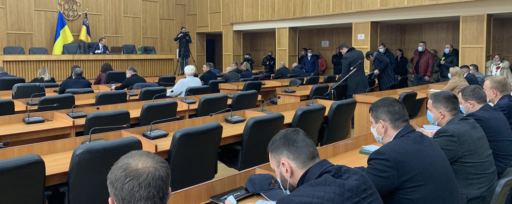 На другому пленарному засіданні тринадцятої сесії Ужгородської міськради зареєструвалося 12 депутатів. 