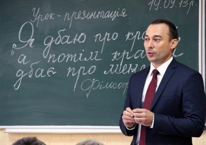 Экс-начальник Налоговой службы в Закарпатской области рассказал, как должна быть реформирована Государственная фискальная служба Украины.