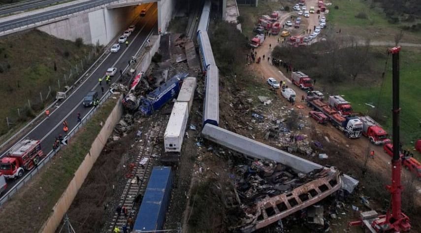 28 лютого у Греції пасажирський поїзд Афіни-Салоніки на повній швидкості зіткнувся із вантажним.