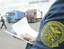 Закарпатские таможенники изъяли грузовик...