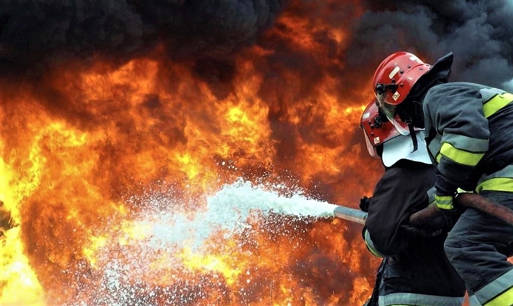 20 березня рятувальникам повідомили про пожежу в торговельному кіоску за адресою: м. Виноградів, вул. Комунальна. 