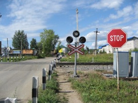 Железнодорожный переезд по автодороге Красное - Саловка будет закрыт с 5 по 15 августа. 