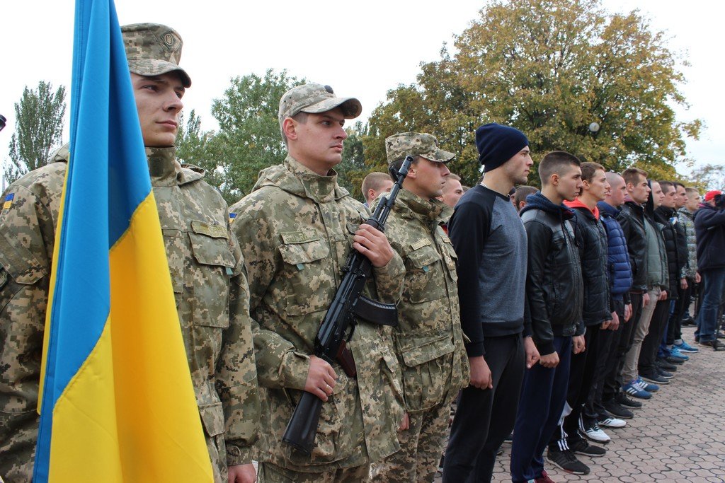 Загальну мобілізацію в Україні та воєнний стан продовжили ще на 90 днів – до 21 листопада. Спеціальна підготовка проводиться в стислі терміни.