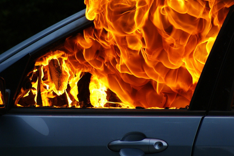 24 жовтня1 о 21:06 надійшло повідомлення про загорання легкового автомобіля Volkswagen Passat B5, 1999 р.в.у с. Довге Хустського району.