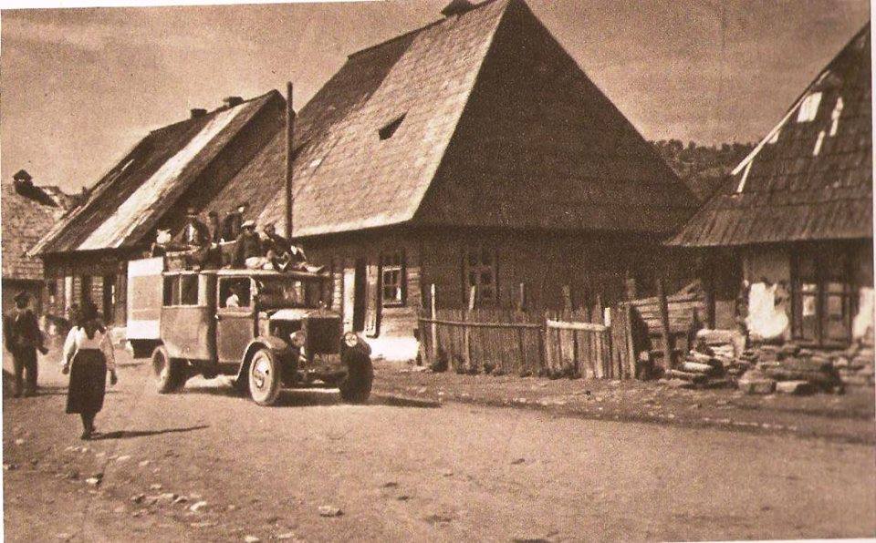 "Дубове, автобус з Нересниці": у мережі показали світлину 1937 року (ФОТО)