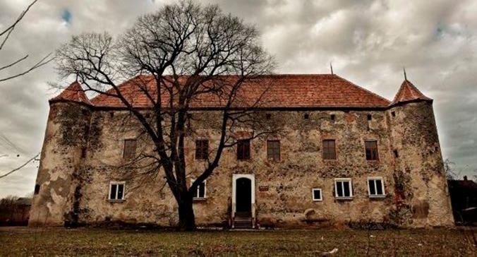 В Чинадиевского замка Сент-Миклош проведут концерт и факельное экскурсию