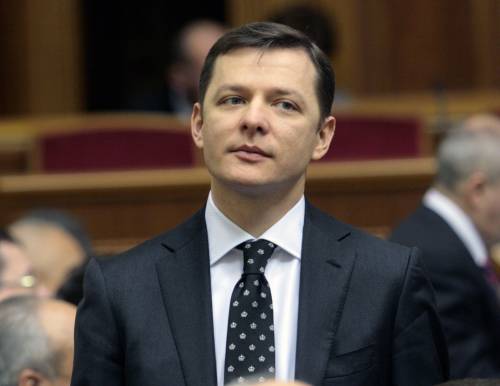 Лидер Радикальной партии Олег Ляшко решил сложить полномочия координатора Совета коалиции.
Об этом он заявил на заседании Верховной Рады.