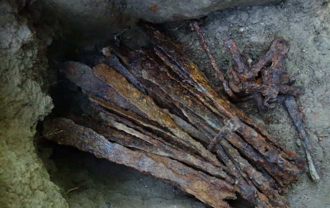 Археологи виявили залізний скарб приблизно 10 століття нашої ери.


