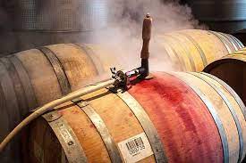 Нагадуємо: першу в Ужгороді  символічну бочку вина з цьогорічного урожаю винограду відкоркують завтра – у четвер, 18 листопада о 19:00.