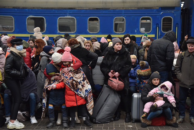 Люди из «горячих точек» продолжают прибывать на станцию в областном центре Закарпатья, и алгоритм бесплатной перевозки для таких лиц продолжает работать.