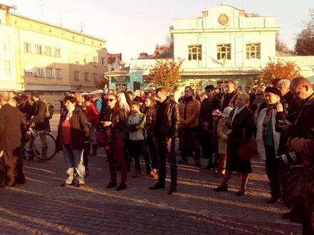 В Ужгороді оголошено збір підписів за проведення перевиборів / ВІДЕО