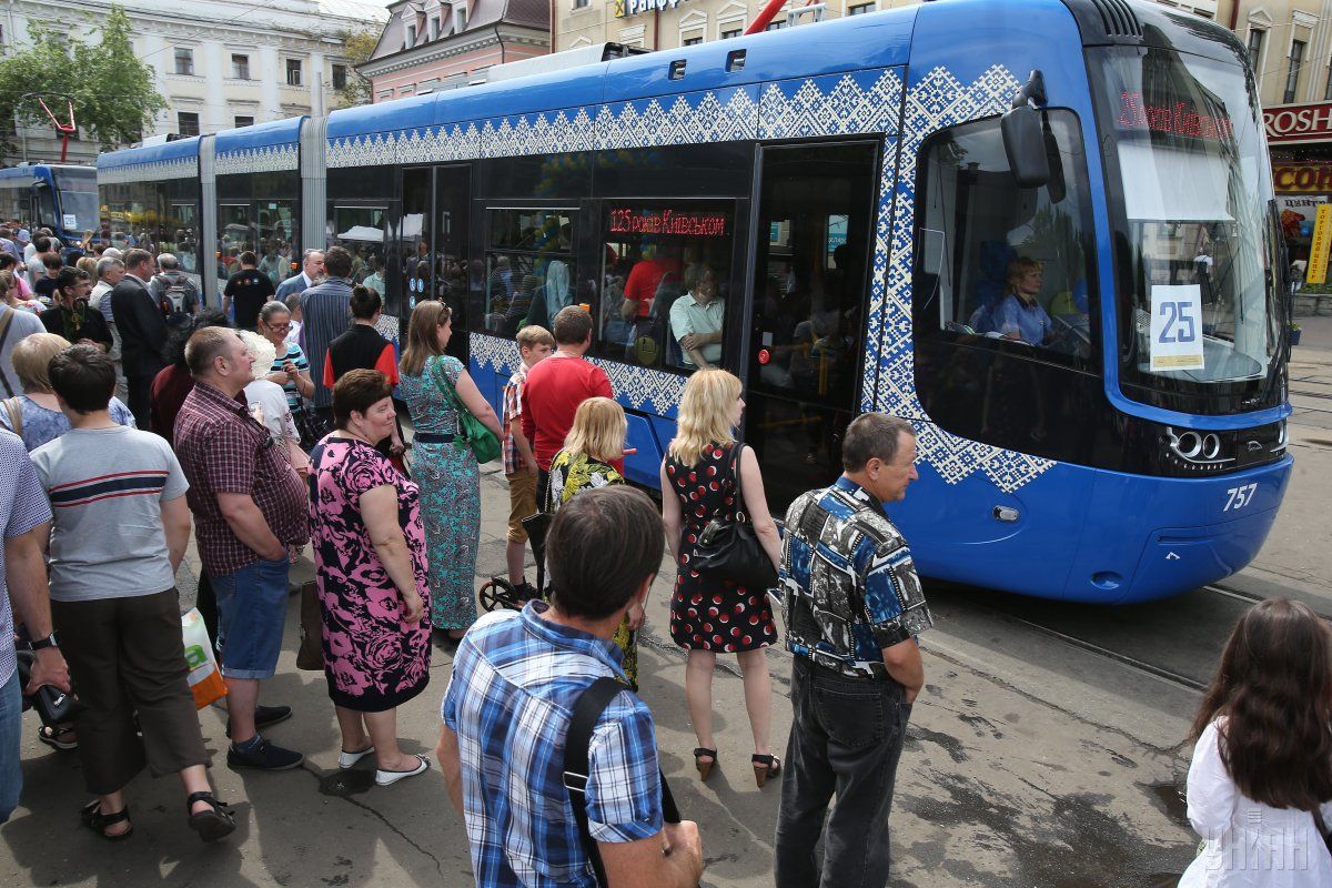 У Львові є 9 трамвайних і 10 тролейбусних маршрутів, вони курсуватимуть не за графіком. 
