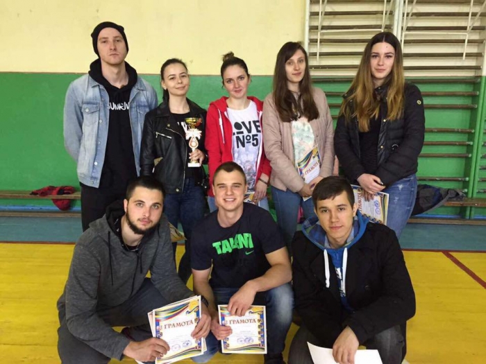 На прошлой неделе сборная команда студентов Ужгородского национального университета по баскетболу защищала честь вуза на областном XIII Универсиаде в городе Свалява.
