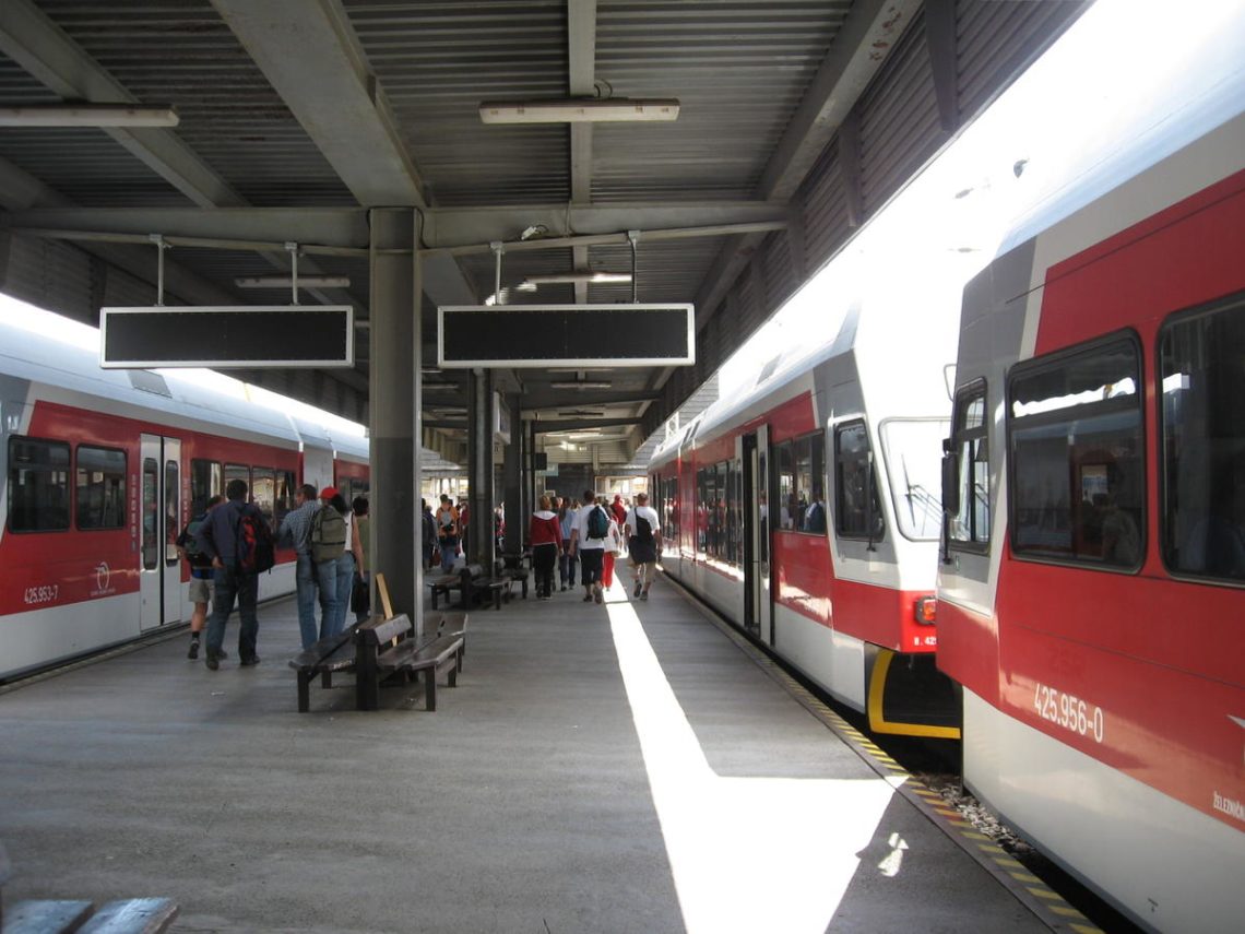 Сьогодні, 6 червня 2019 року, Укрзалізниця відкрила продаж квитків на поїзди №960/961, 962/963 Кошице – Мукачево – Кошице, які курсуватимуть з 9 червня. Вартість квитка складе еквівалент 7,5 євро.
