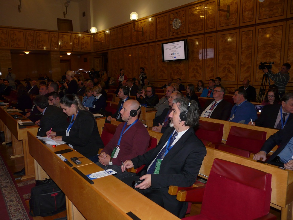 Сьогодні, 28 листопада, у сесійному залі обласної ради в Ужгороді відбулася Стартова конференція проекту екологічної оцінки можливостей відновлення природних ресурсів у Солотвино.