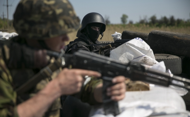 Террористы продолжают обстреливать Попасну и Троицкое (ВИДЕО)