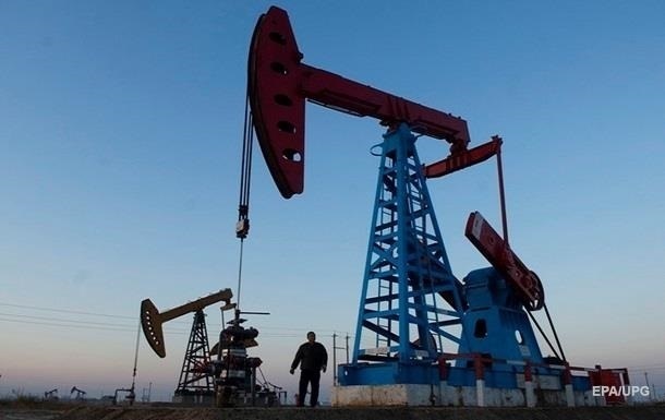 Нафта падає на тлі новин про те, що країни ОПЕК+ за підсумками переговорів у Відні не змогли домовитися про додаткове скорочення видобутку.
