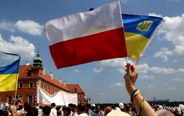 Дипломати попросили громадян України, жителів і гостей столиці Польщі проявляти особливу пильність.
