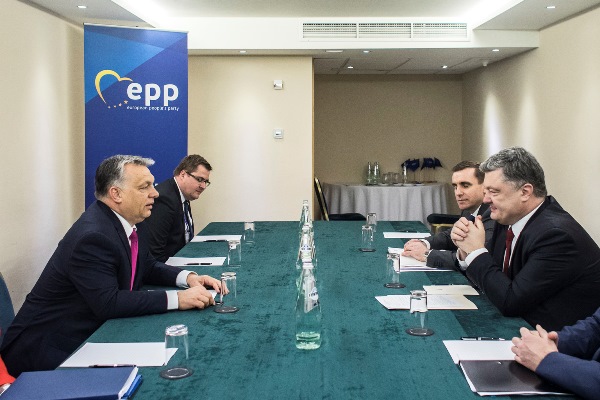 Сегодня утром одним из первых о переговорах президента Украины Петра Порошенко и премьер-министра Венгрии Виктора Орбана сообщило Венгерское телеграфное агентство (МТИ).