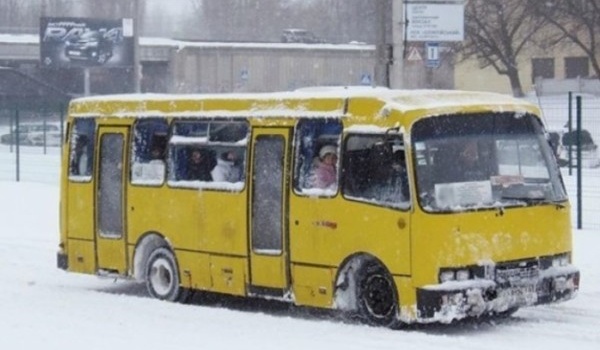 У Коломиї на Івано-Франківщині водій маршрутки висадив 11-річну дівчинку на мороз.