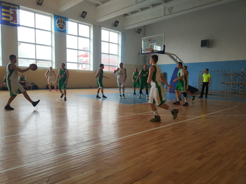 Стартовал II круг чемпионата Закарпатья по баскетболу