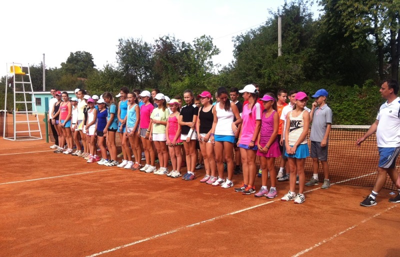 У Тячеві стартував тенісний турнір «Кольори Закарпаття» 