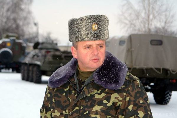 По словам начальника Генштаба ВСУ Виктора Муженко, Украина имеет факты участия отдельных российских военных в составе незаконных вооруженных формирований.