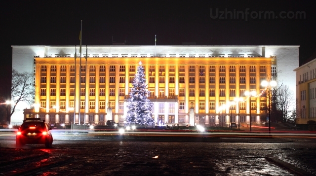 Ночной Ужгород накануне праздников сняли с беспилотника / ВИДЕО