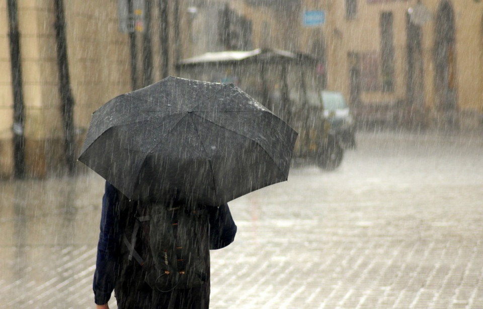 Сьогодні, 9 липня, на території Закарпатської області синоптики прогнозують ясну погоду, короткочасні дощі та грози.