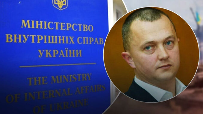 МВС України оголосило в розшук мера Рахова, підозрюваного в корупції. Зазначається, що він сам собі оформив відрядження і втік до Румунії.