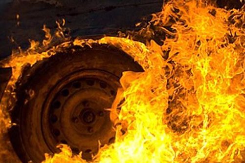 Рятувальникам повідомили про загоряння автомобілів ВАЗ-2109 на Хустщині та Мукачівщині.