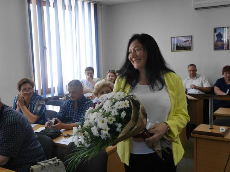 Засідання виконавчого комітету Ужгородської міськради розпочалося з нагородження багатодітної матері.