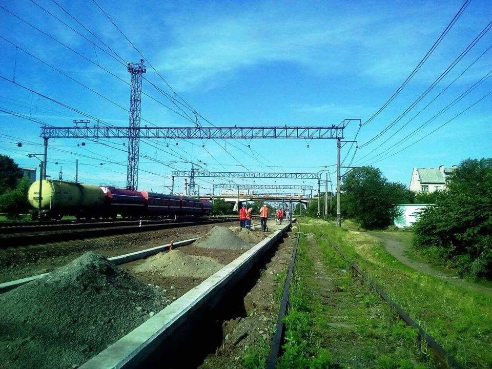 За графіком розпочинається реконструкція та ремонт колії для пасажирського поїзда “Мукачево – Будапешт”. 